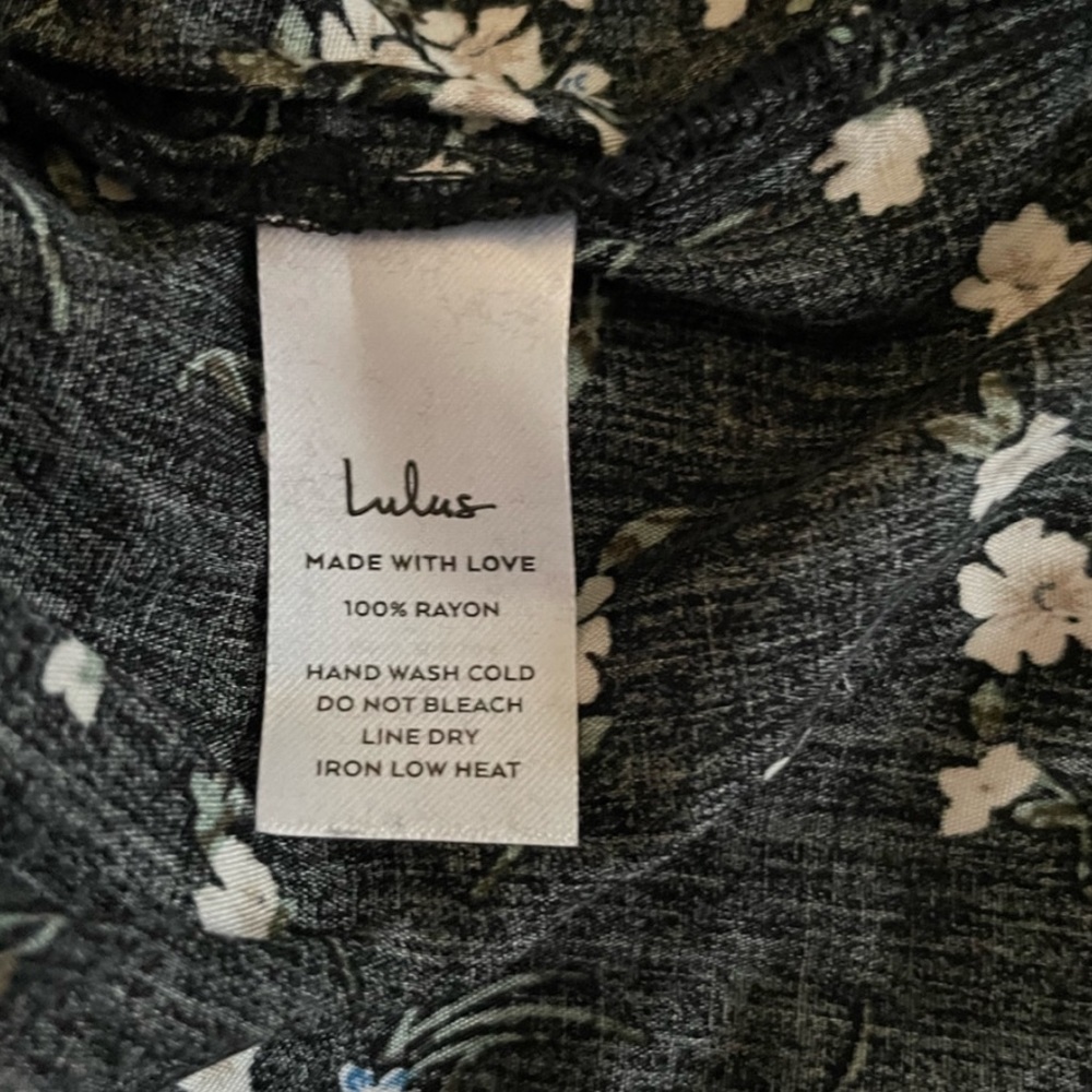 NWT Lulu’s Bouquets for You Black Floral Print Smocked Mini Dress - Picture 9 of 10